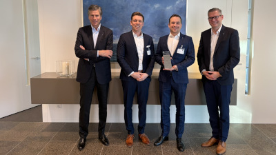 From left to right: Dr Mathias Kammüller (Chief Digital Officer and Managing Partner, TRUMPF SE + Co. KG), Alexander Lewinsky (Managing Director, IDS Imaging Development Systems GmbH), Jan Hartmann, Managing Partner, IDS Imaging Development Systems GmbH, Jan Kistner (Head of Corporate Purchasing TRUMPF SE + Co. KG)
