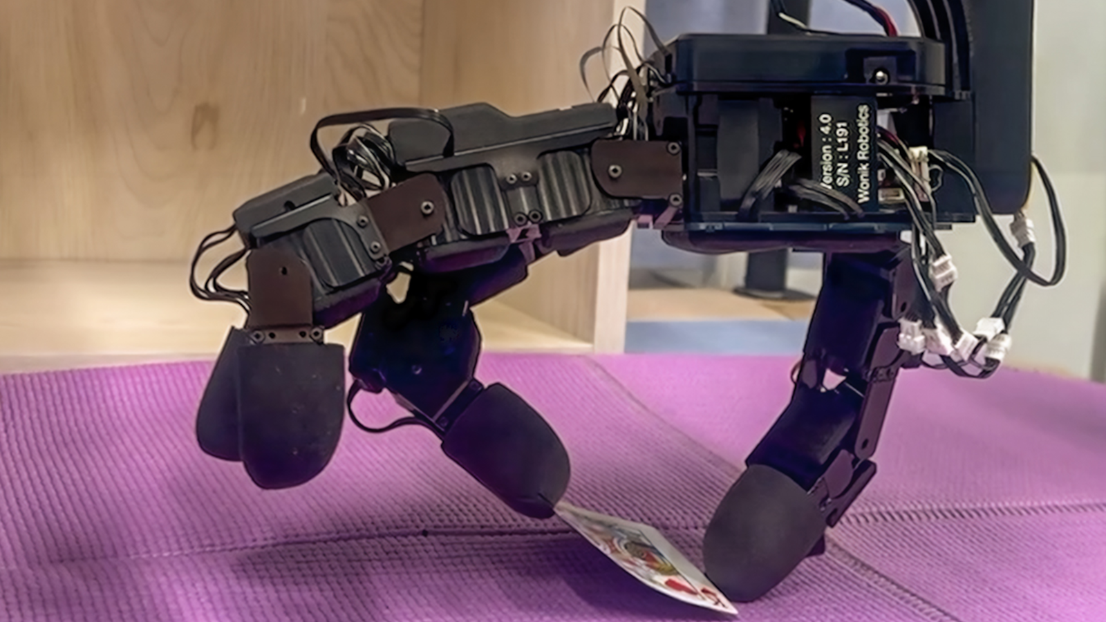 Xela Robotics will be displaying a new robotic fingertip capable of interacting with incredibly thin objects like cards and keys.