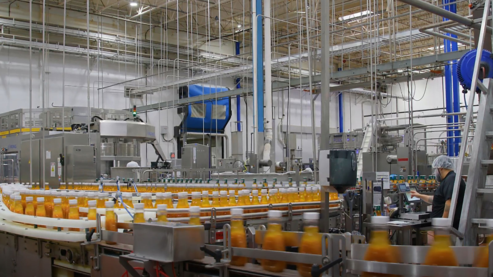Ken's Foods warehouse lines are enhanced by the implementation of Rockwell Automation's VFD's. Ken's Foods warehouse lines are enhanced by the implementation of Rockwell Automation's VFD's.