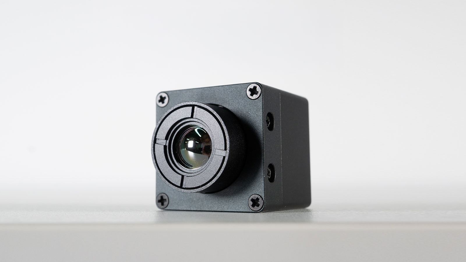 LI-DragonFire-VGA-GM2B designed for industrial thermal imaging. LI-DragonFire-VGA-GM2B designed for industrial thermal imaging.