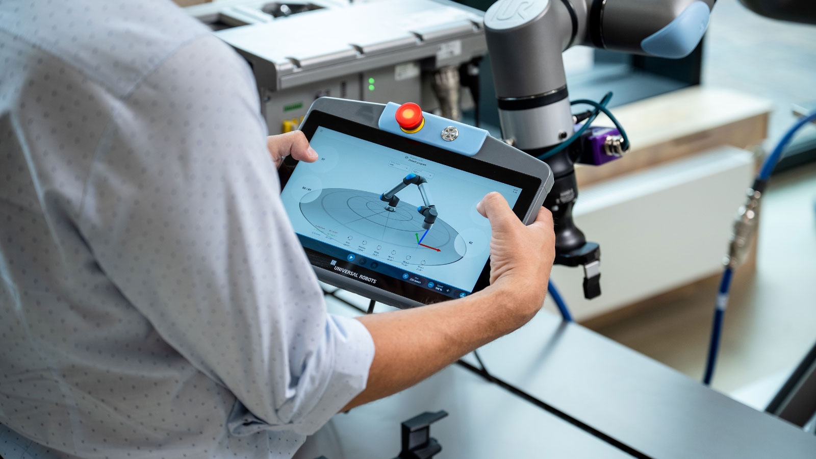 Universal Robots’ new Gen 7 platform launched at IMTS 2026. Redesigned from controller to tool flange, the new Gen 7 robot platform is out-of-the-box AI-ready, giving companies the modern software tools and next-level connectivity that they need to confidently take AI from the lab into industrial operations. 